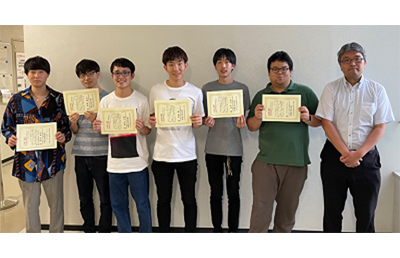   Mr. Prom Kantuptim (a D2 student) of the Applied Quantum Physics Laboratory receives Young Scientist Presentation Award.