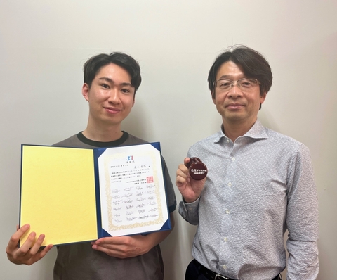 Hiroki Shuya (D3) from the laboratory of Molecular Immunobiology has received best poster award at Immunology Summer School, Japanese Society of Immunology ( August 28, 2025).