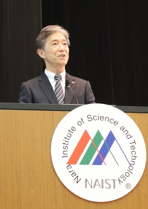 塩﨑新学長就任式を開催（2021/4/2）