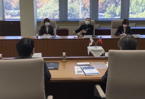 台北駐日経済文化代表処科学技術担当顧問が本学を表敬訪問（2021/12/09）