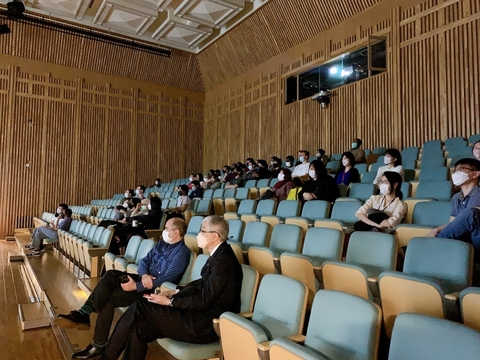留学生パフォーマンス動画鑑賞会を開催（2022/4/26、27）