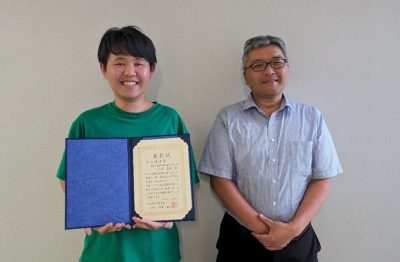 量子物理工学研究室の江澤喜朗さん（博士前期課程2年）が第40回希土類討論会において学生講演賞を受賞