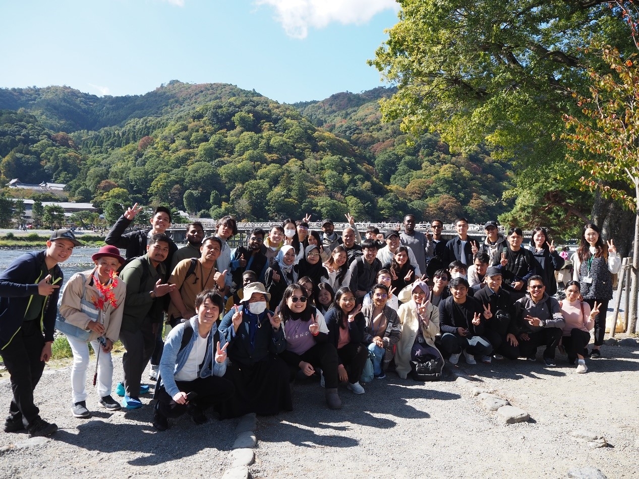 留学生見学旅行を実施（2023/10/22）
