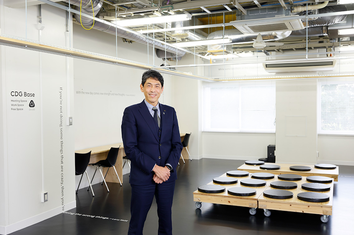 画像:出村研究科長